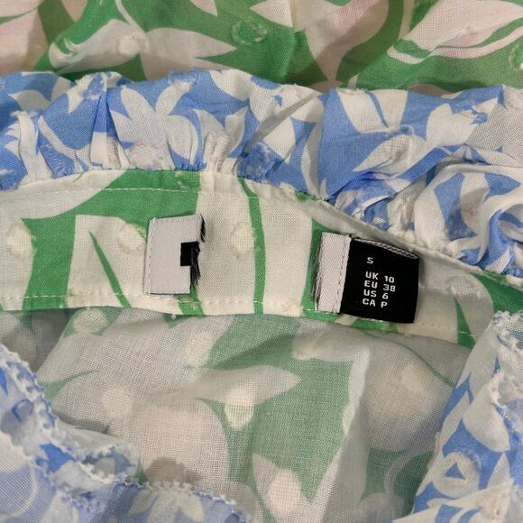 Blogger Fav Rixo Benita Printed Dress worn by Ana Cruz Kayne in Barbie - Picture 11 of 13